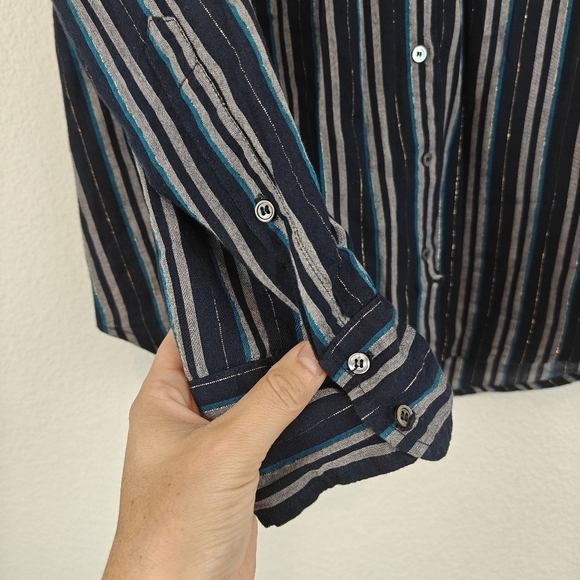 XIRENA Long Sleeve Button Up Poplin Beau Shirt In Night Spark Size Medium - Picture 11 of 16